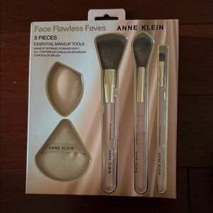 Anne Klein Gold and Cream Makeup Brush Set